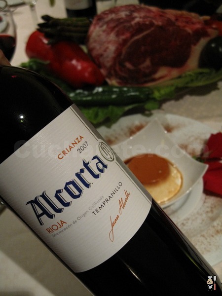 Botella de vino Rioja Crianza y postre totalmente... ¡Gratis! en el Asador Cantespino - © Cucharete.com